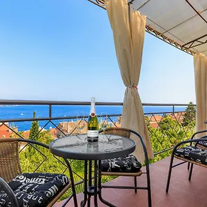 Nika , Opatija Kroatien